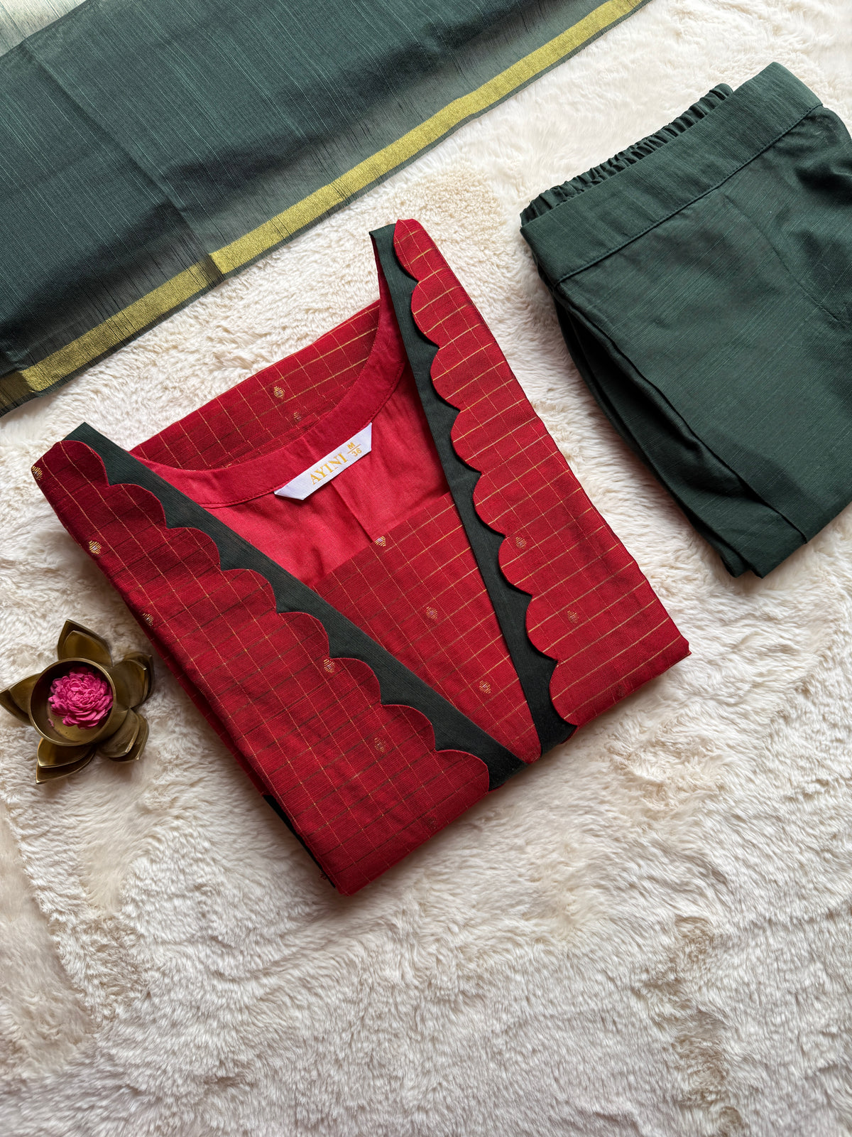 Red & Green Checks Butta Raw silk 3 pcs Set