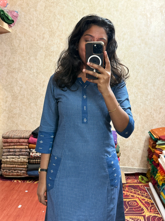 Blue checks - Aline Kurti