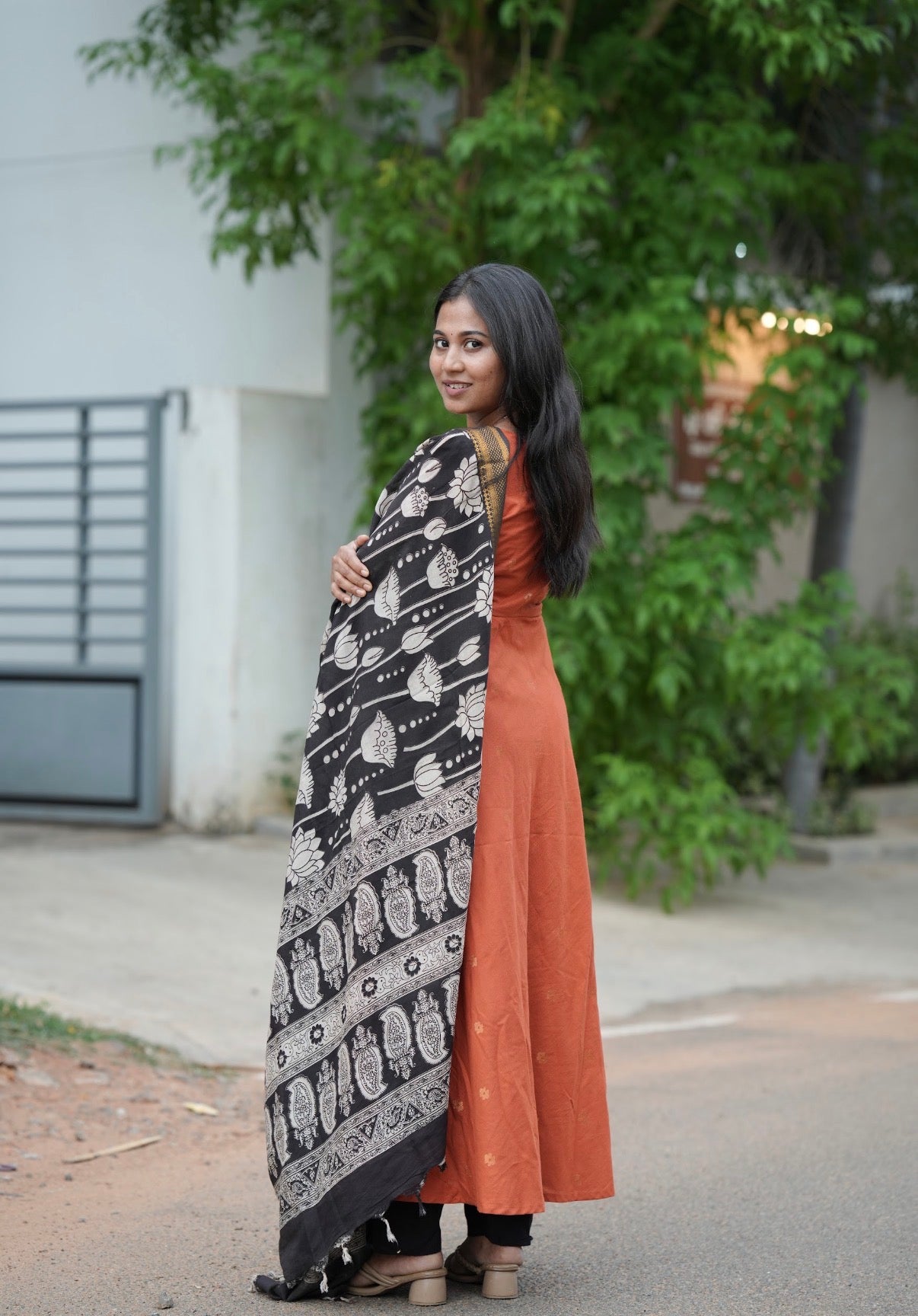Terracotta Anarkali with black Kalamkari dupatta