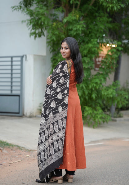 Terracotta Anarkali with black Kalamkari dupatta