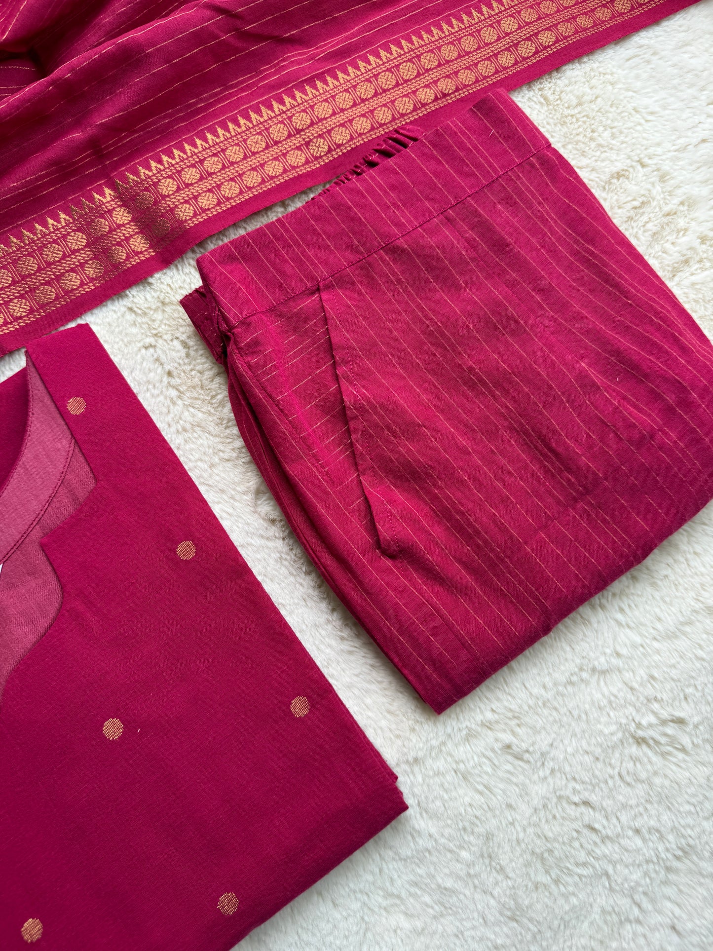Handloom cotton Pink Butta 3 pcs Set
