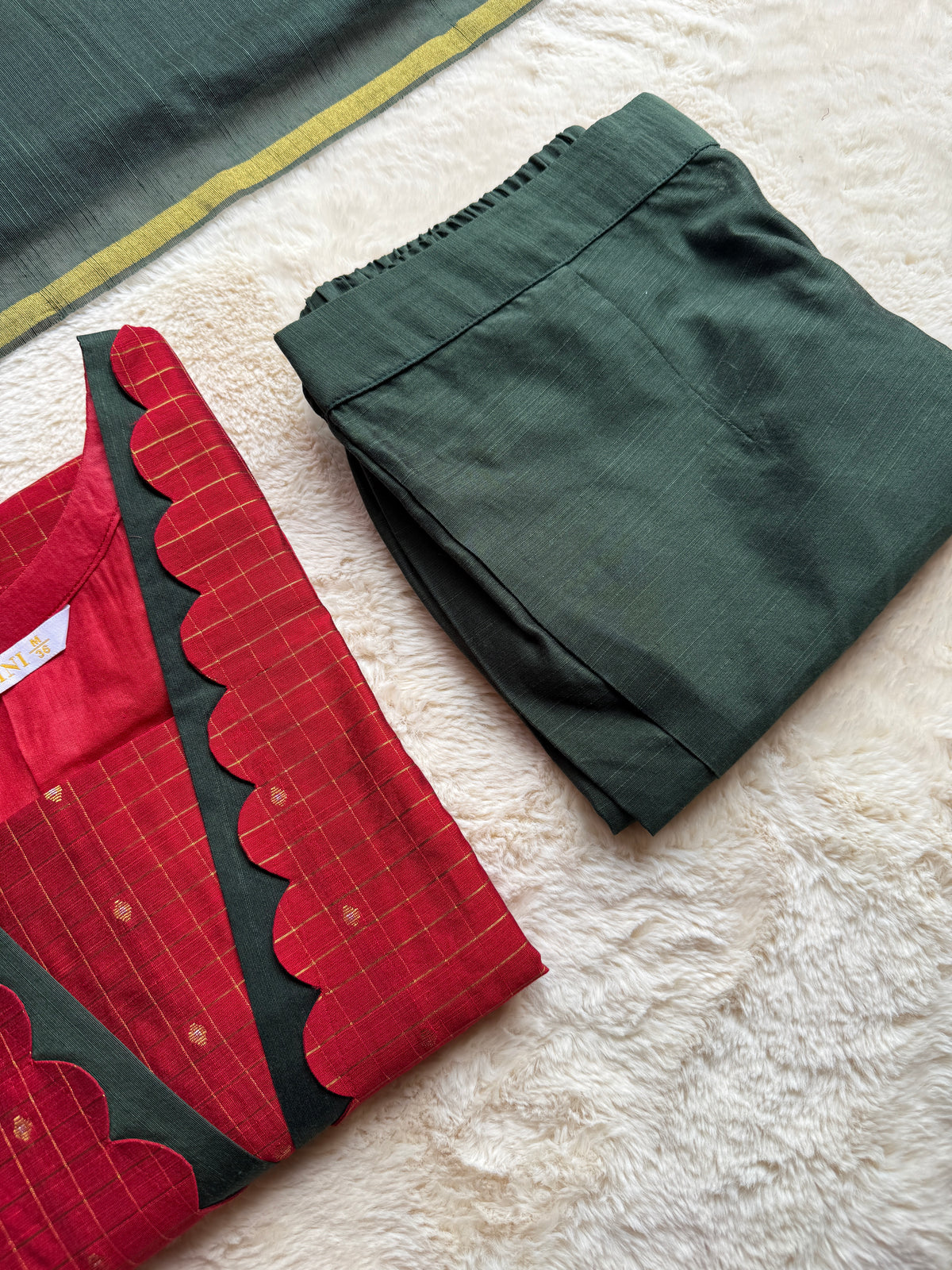 Red & Green Checks Butta Raw silk 3 pcs Set