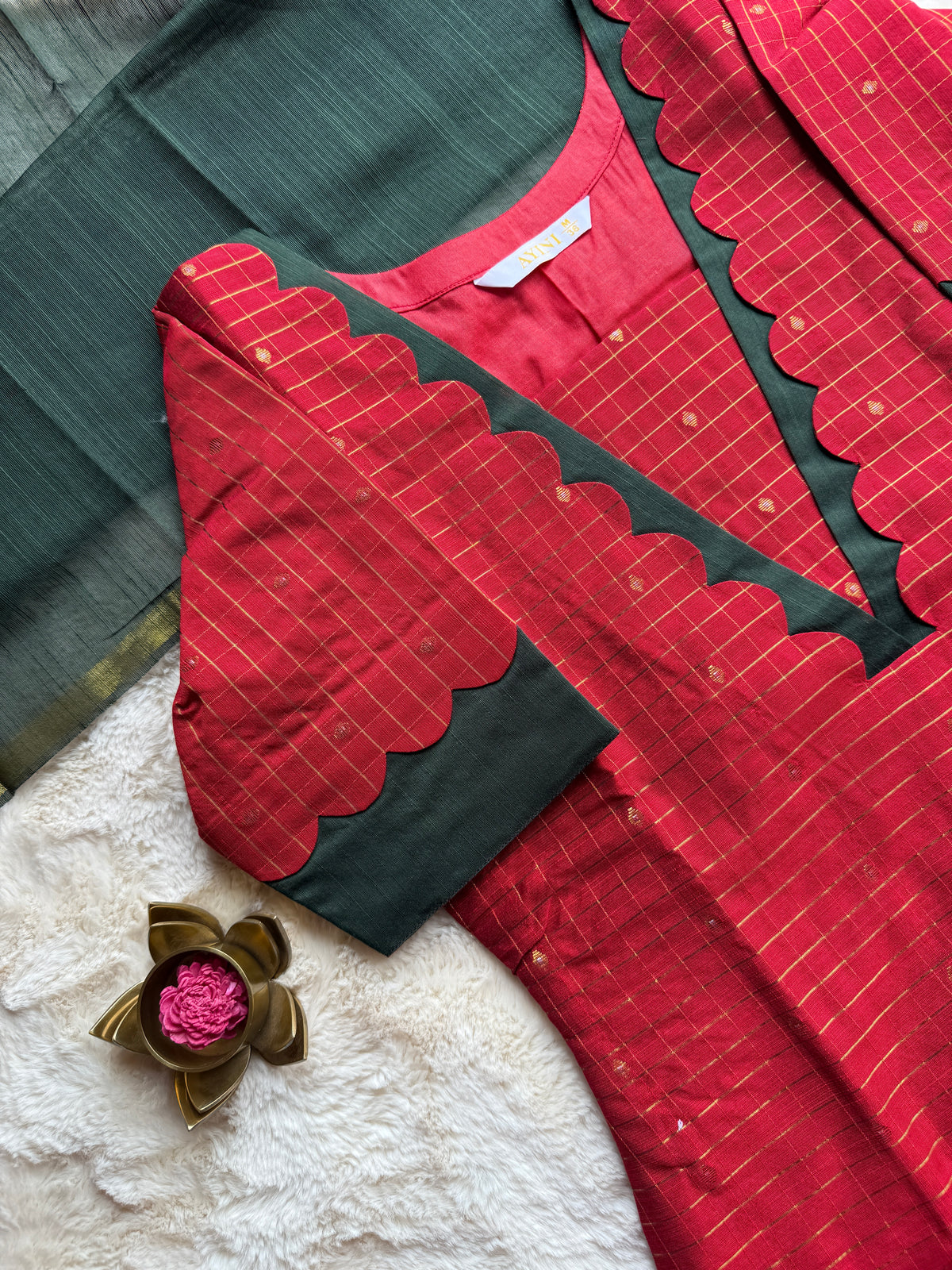 Red & Green Checks Butta Raw silk 3 pcs Set