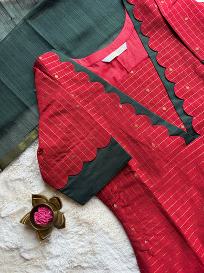 Red & Green Checks Butta Raw silk 3 pcs Set