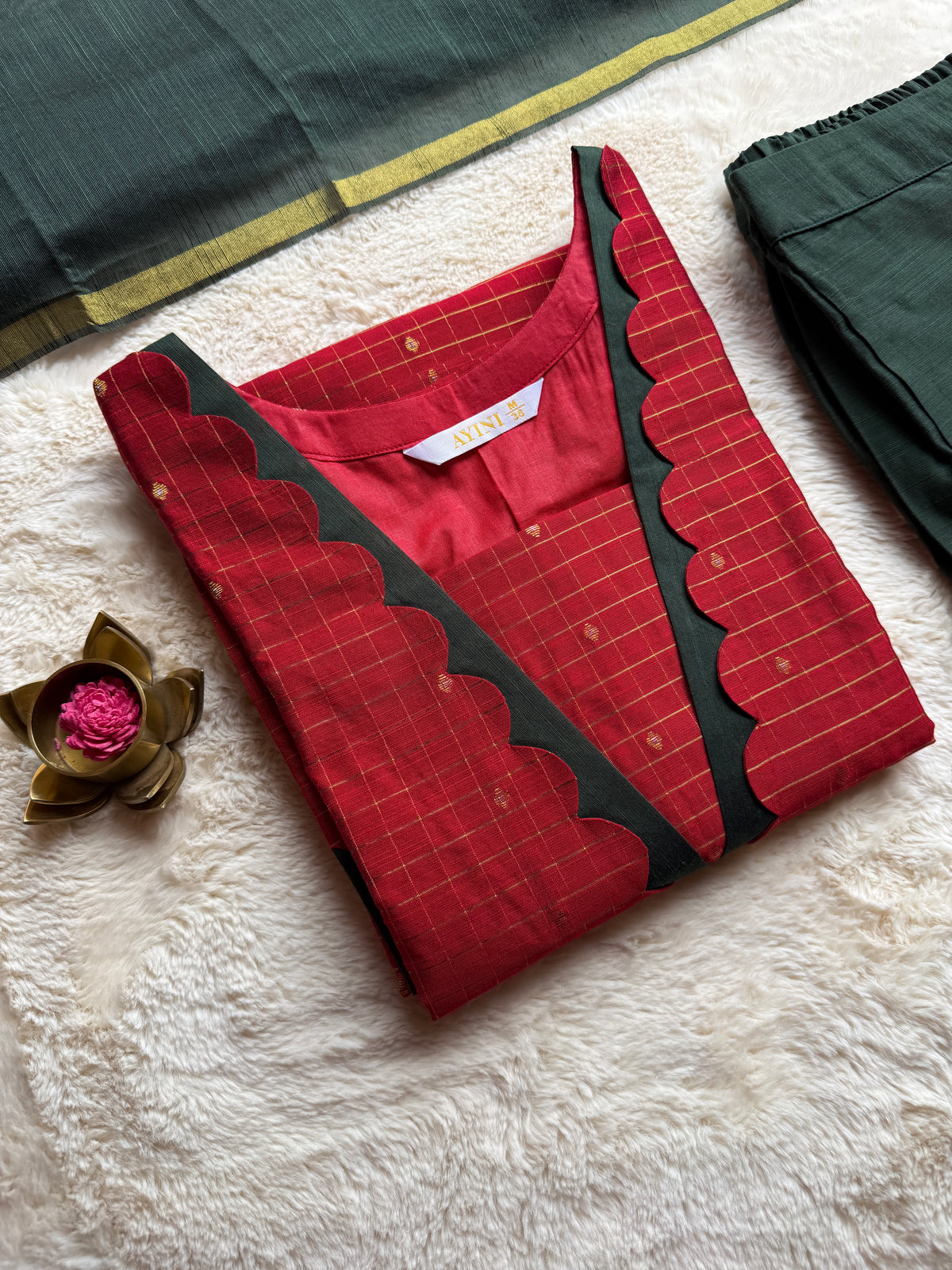 Red & Green Checks Butta Raw silk 3 pcs Set