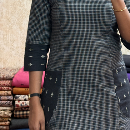 Black checks - Aline Kurti