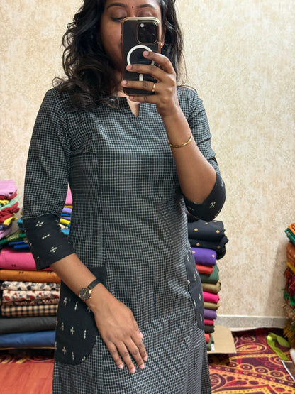 Black checks - Aline Kurti
