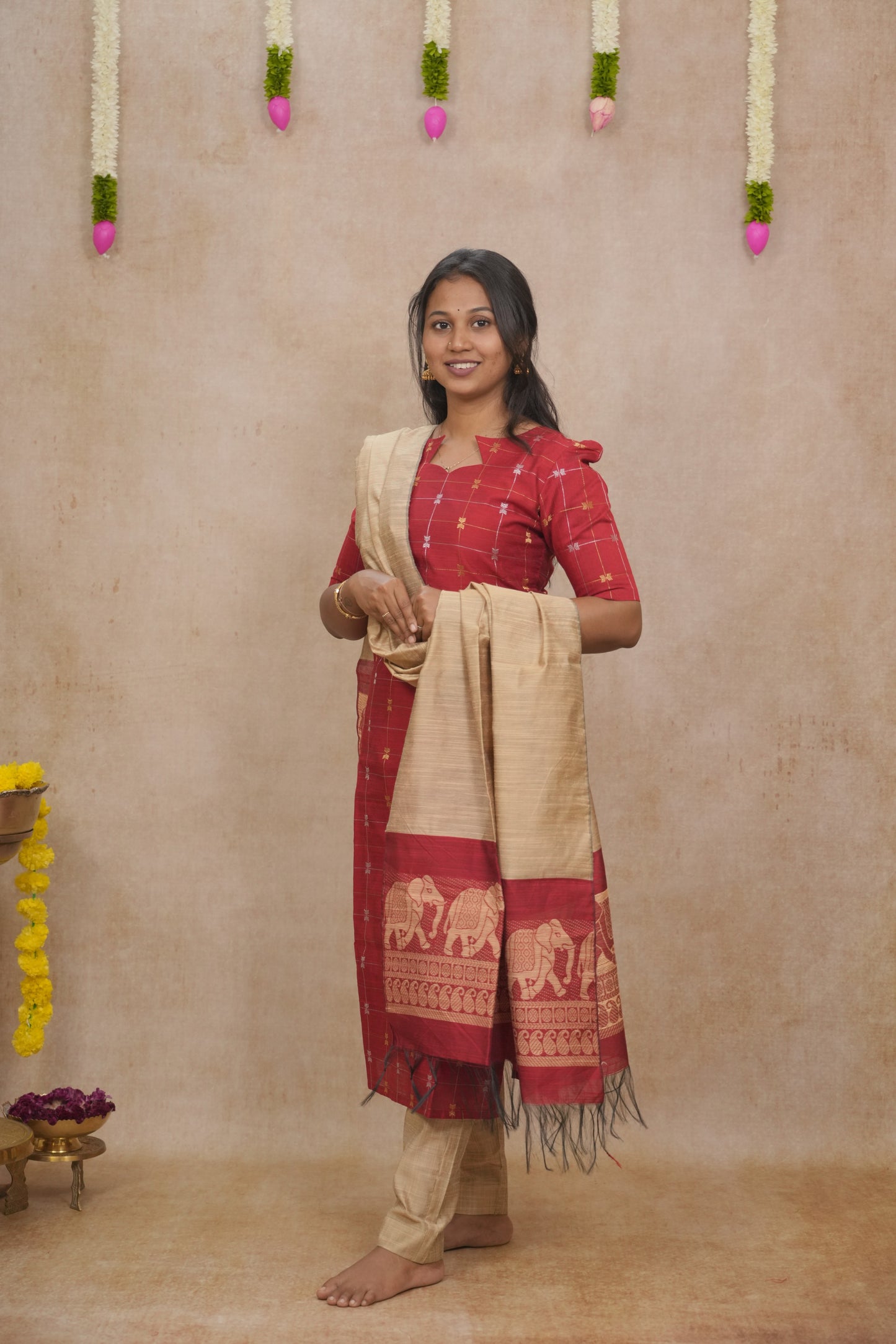 Red zari checked pattern salwar sets