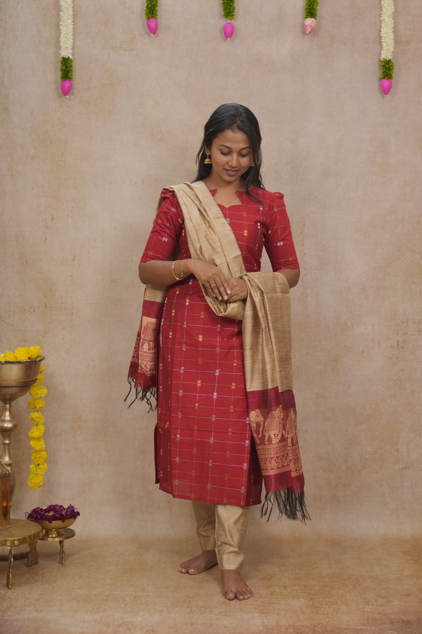 Red zari checked pattern salwar sets