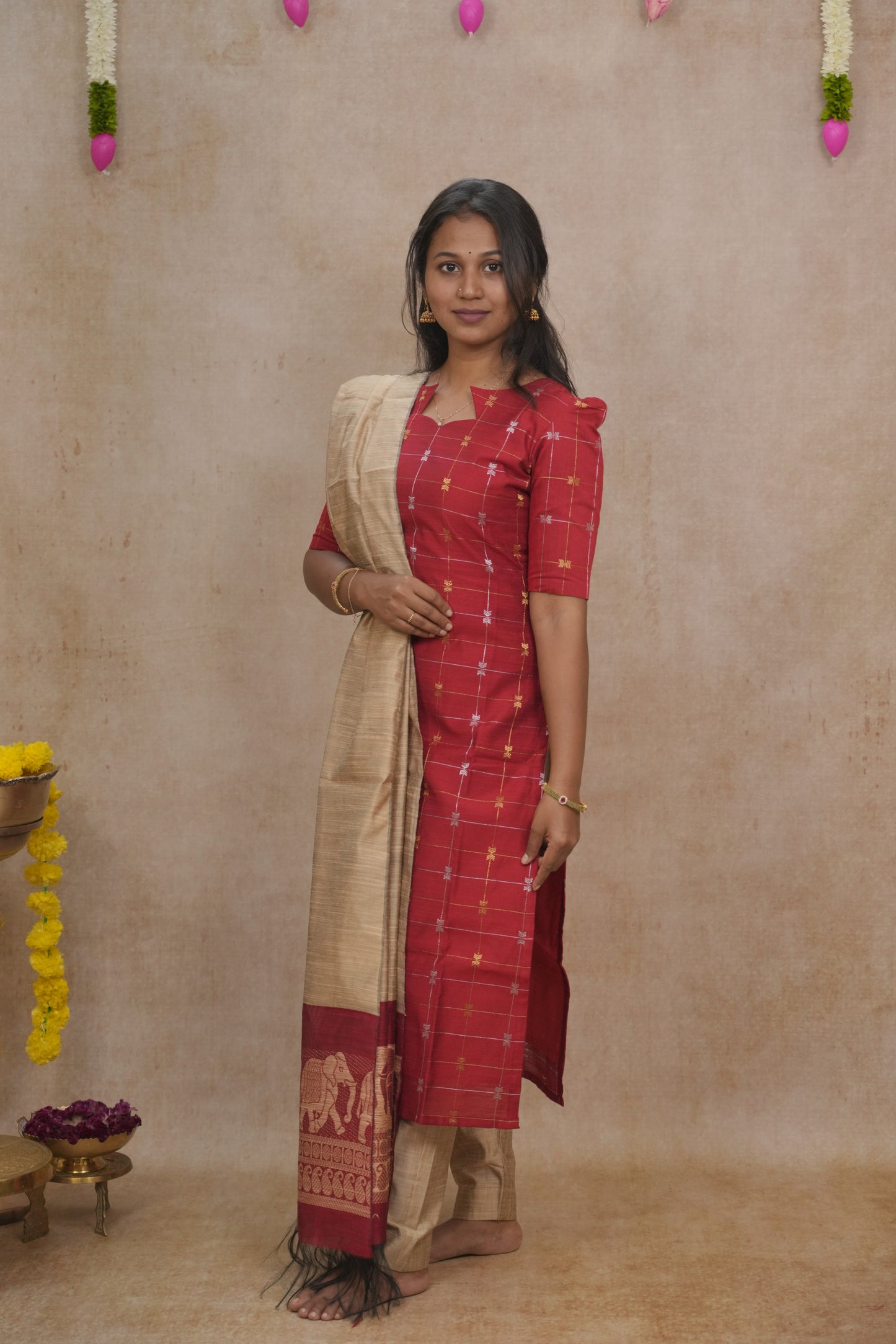 Red zari checked pattern salwar sets