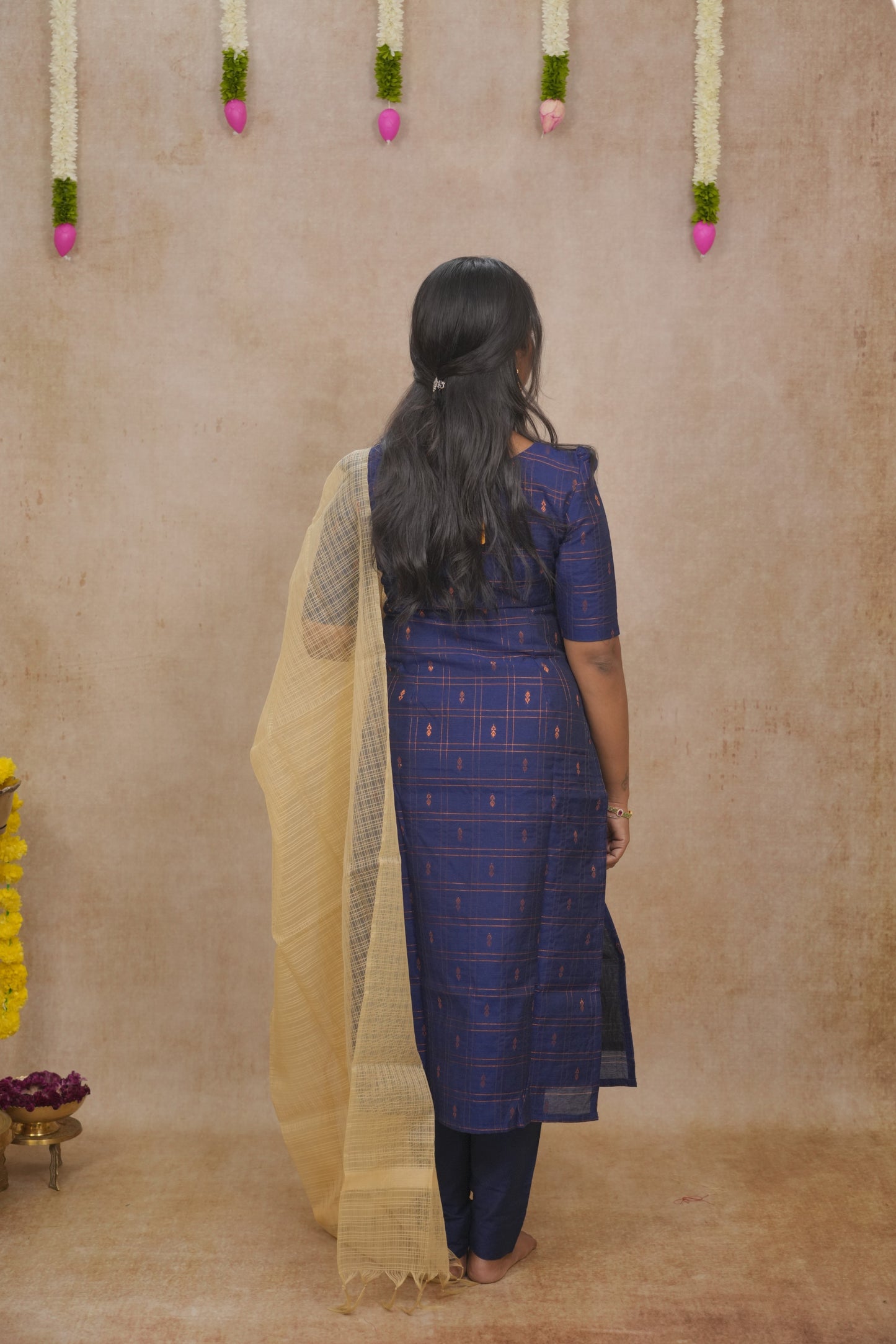Blue copper zari checked pattern Salwar set