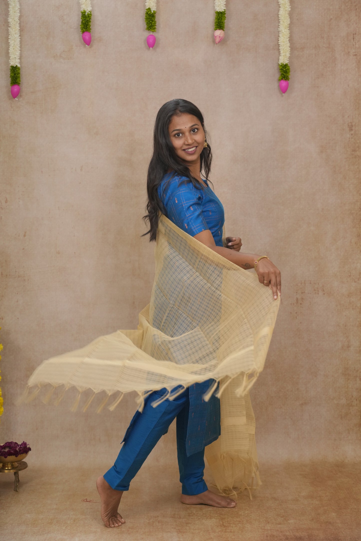 Blue copper zari checked pattern Salwar set