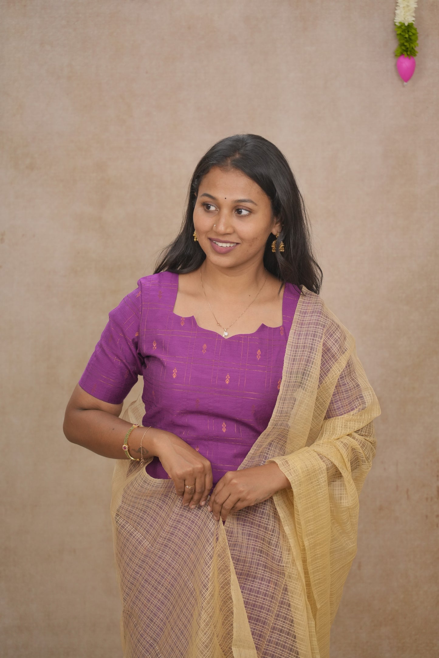 Pink zari checked pattern salwar set