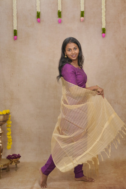 Pink zari checked pattern salwar set