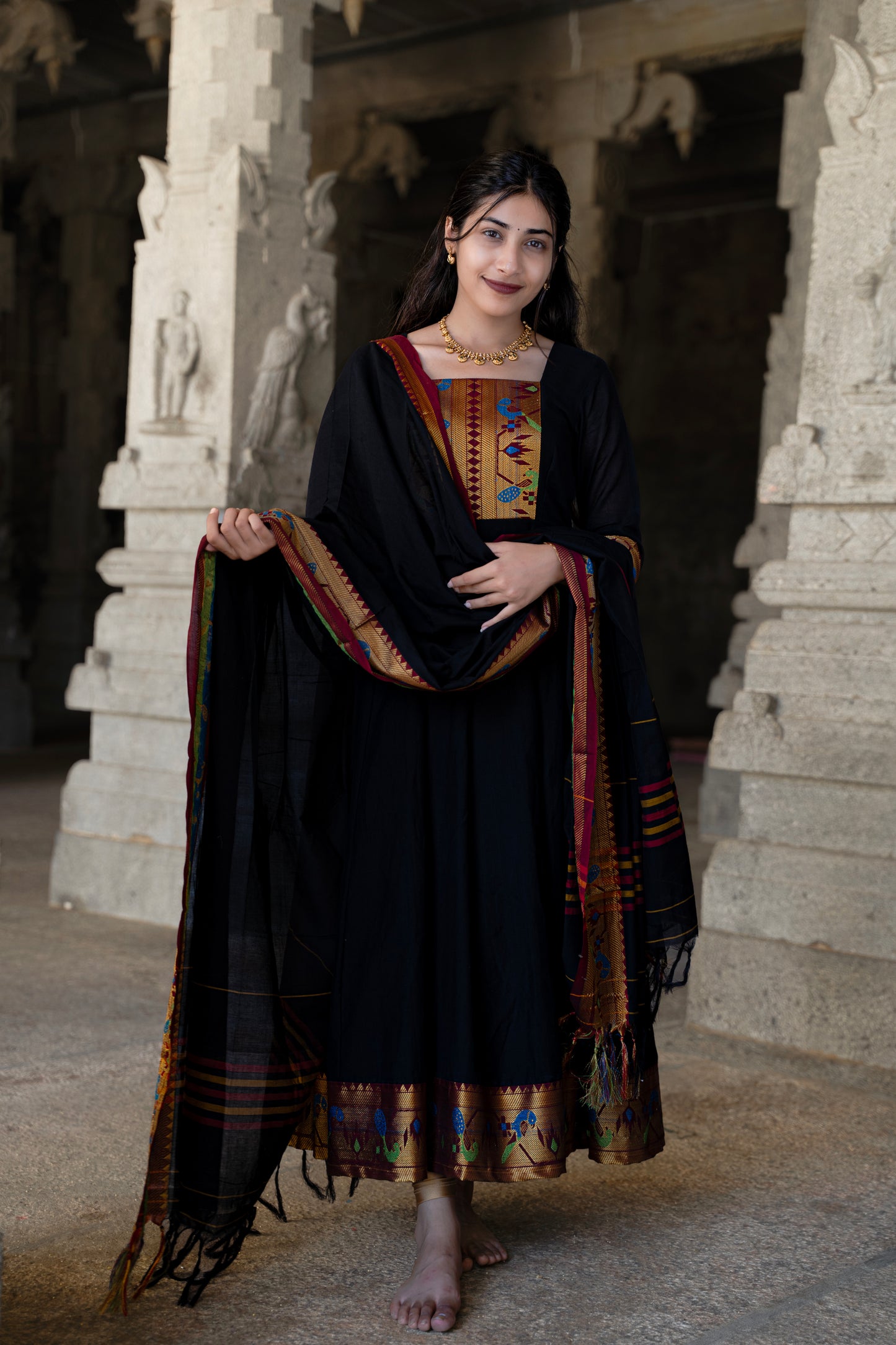 Paithani handwoven pattern with border zari shawl