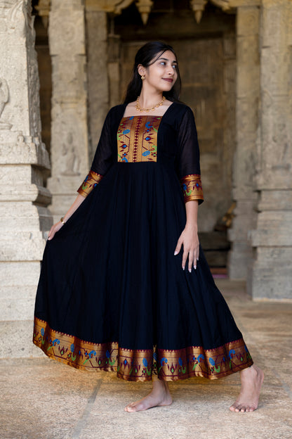 Paithani handwoven pattern with border zari shawl